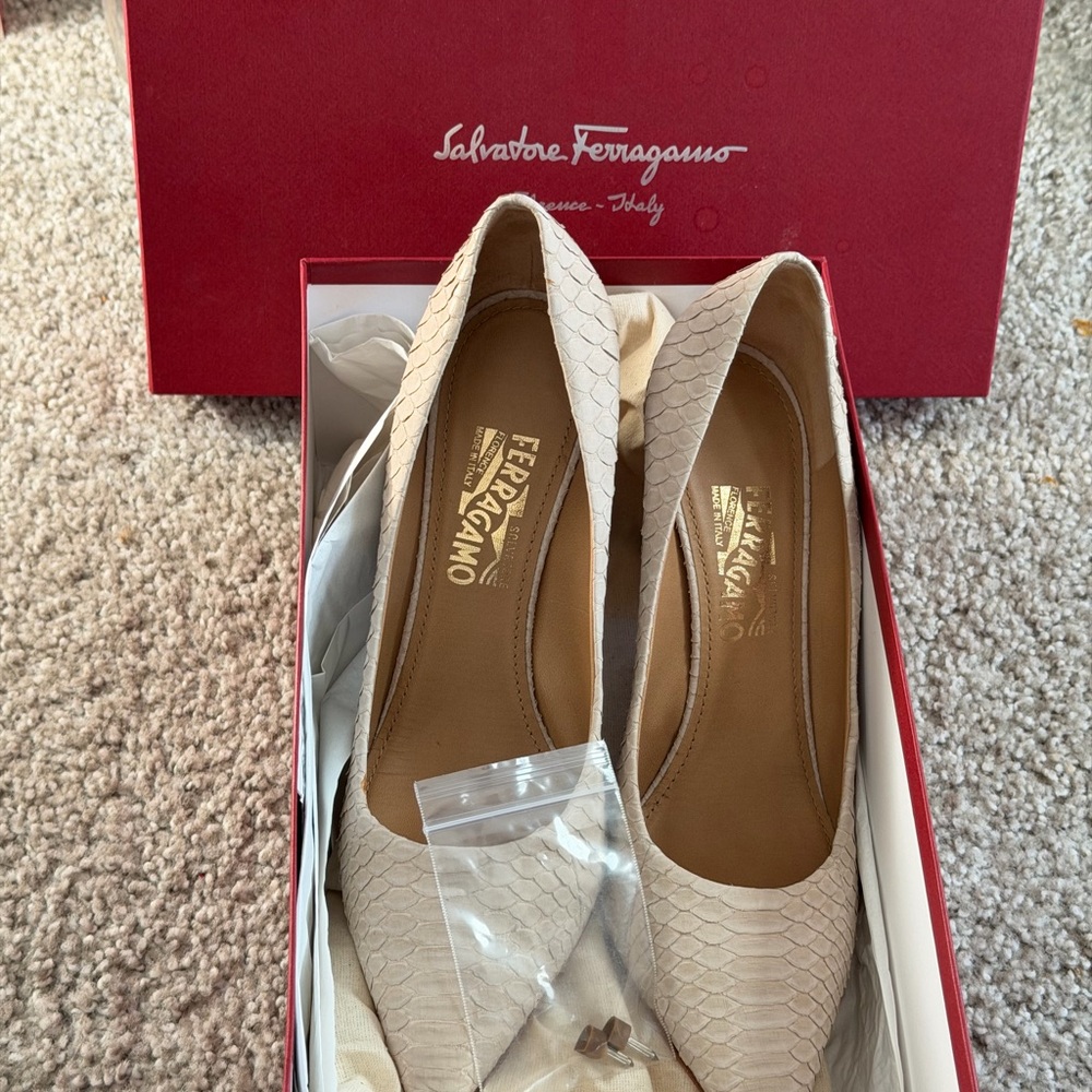 Salvatore Ferragamo “Susi” Size 9